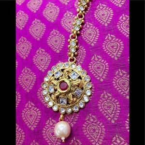 Indian Head Jewelry also known as Maang Tika